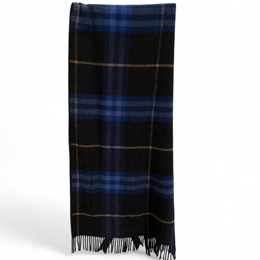 Vintage Burberry Helene Shawl blue gray plaid wool oversized scarf - Picture 7 of 12